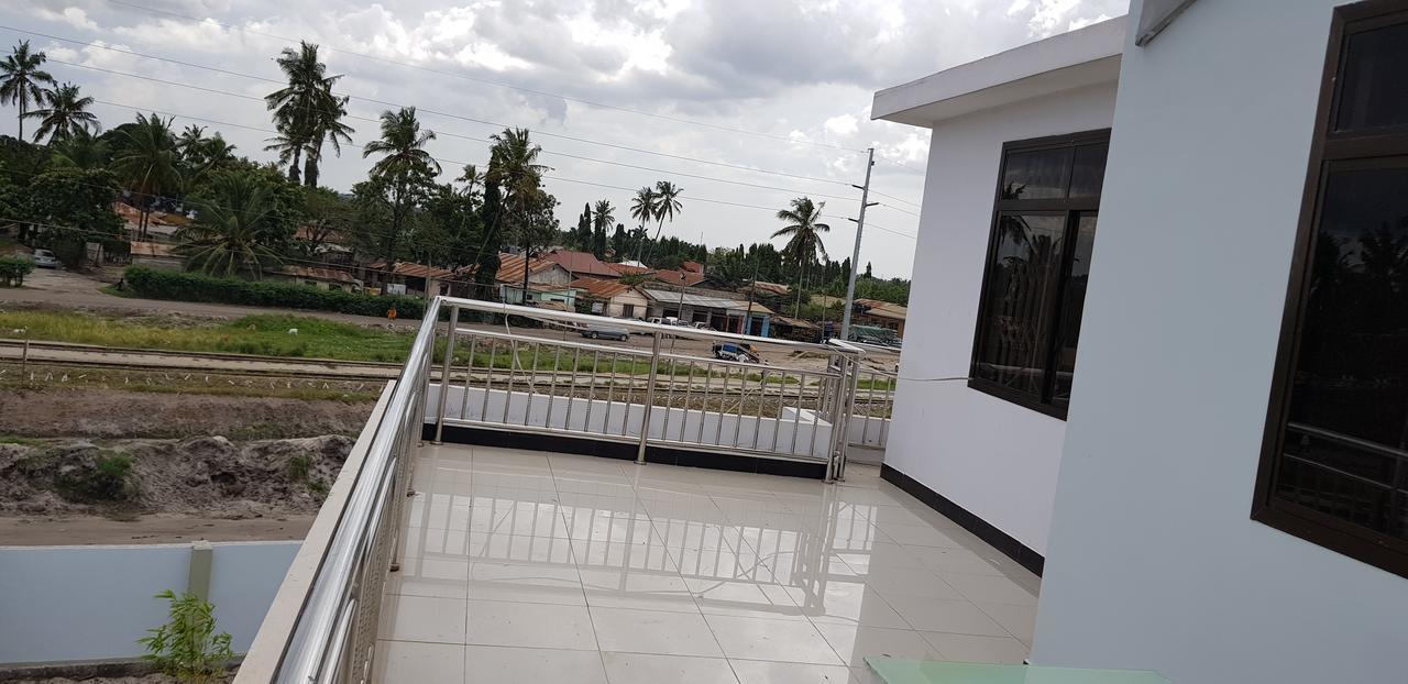 B10 Airport Lodge Dar es Salaam Exterior photo