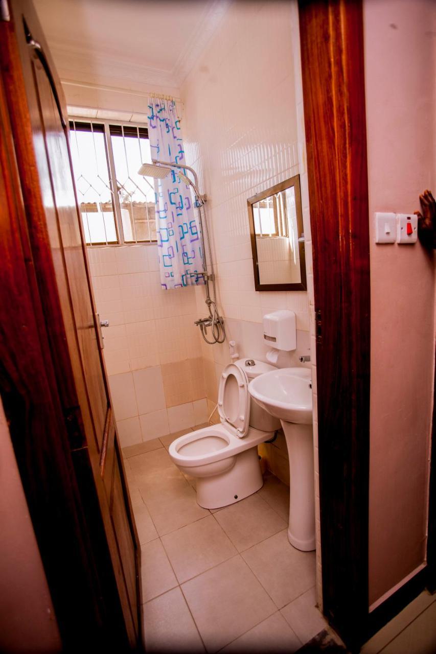 B10 Airport Lodge Dar es Salaam Exterior photo