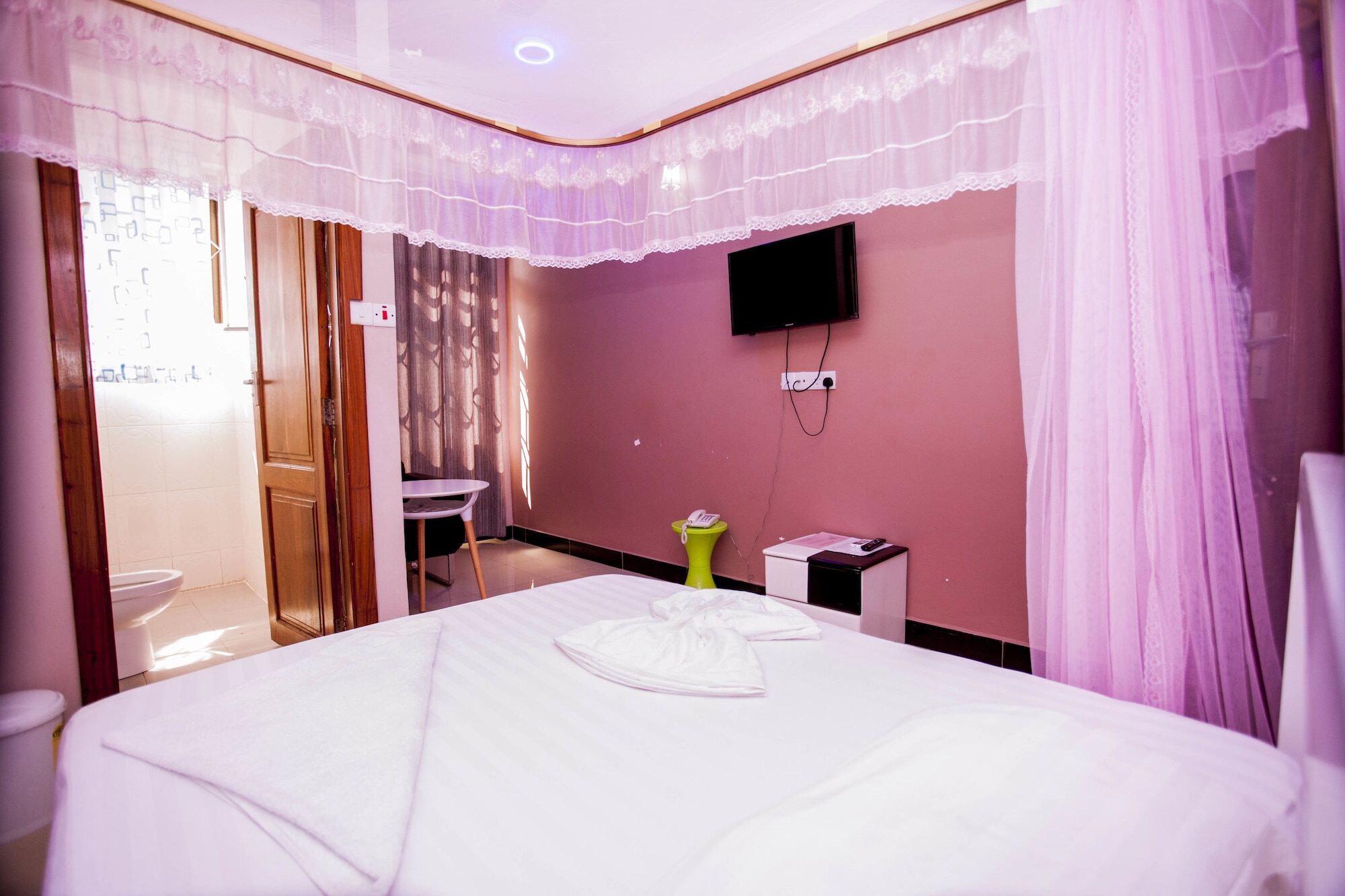 B10 Airport Lodge Dar es Salaam Exterior photo